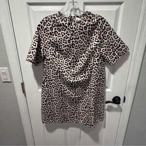 H&M Leopard Print Short Sleeve Shift Dress (Size‎ S)